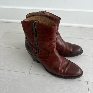 Women’s Frye Boots Size 9.5